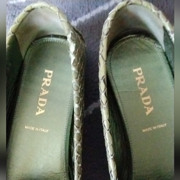 Prada Green Snake Embossed Leather Driving Loafers - Picture 7 of 13